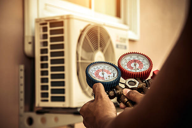 Professional Hvac technician working in Golden's Bridge, NY